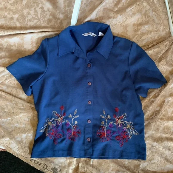 Vintage Blue Floral Embroidered Short Sleeve Button Up Shirt Size 10 43123450 - Picture 9 of 12